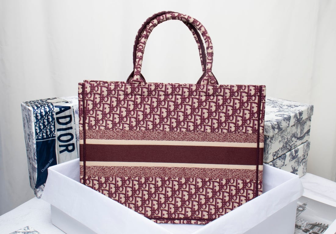 Ezyycart Bags DIR LARGE BOOK TOTE OBLIQUE EMBROIDERY RED 42CM