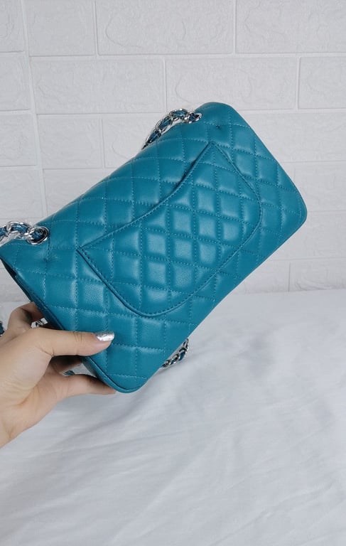 Anum Bags CHL CLASSIC MEDIUM LAMBSKIN FLAP DARK TURQUOISE CAVIAR SILVER 25CM