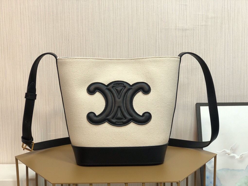 Ezyycart Bags CE BLACK CUIR TRIOMPHE BUCKET BAG