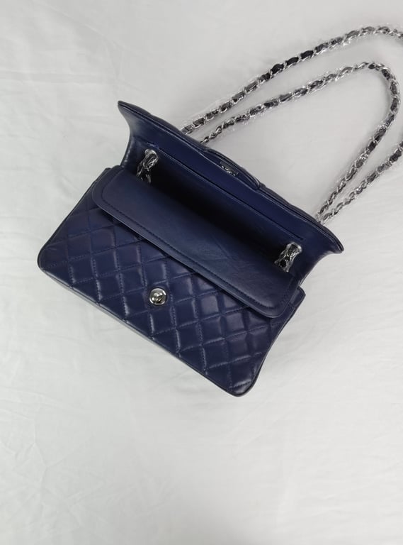 Anum Bags CHL CLASSIC MEDIUM LAMBSKIN FLAP NAVY AND SILVER 25CM