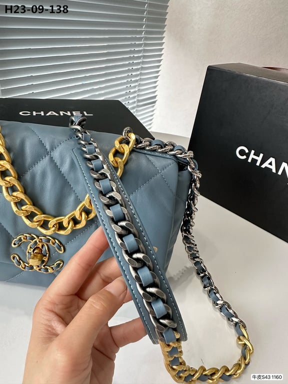Anum Bags CHL 19 LAMBSKIN QUILTED HANDBAG BLUE 26CM