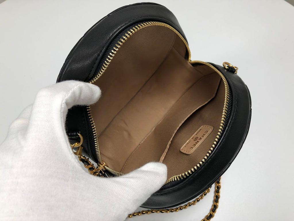 Anum Bags CHL CLUTCH WITH CHAIN IN BLACK 17.5CM