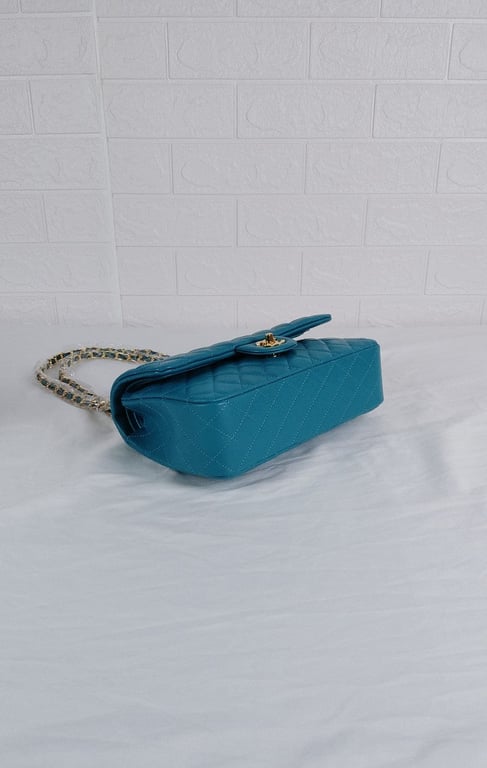 Anum Bags CHL CLASSIC MEDIUM LAMBSKIN FLAP DARK TURQUOISE CAVIAR AND GOLD 25CM