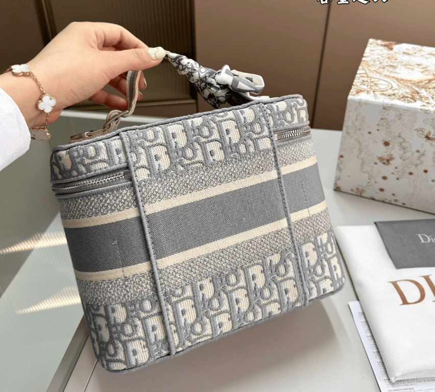 Ezyycart Bags DIR TRAVEL VANITY CASE GREY MONOGRAM 29CM